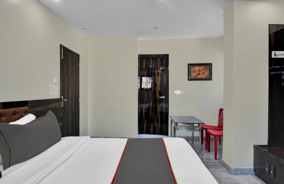 Om Guest House And Banquet Calcutta Eksteriør billede